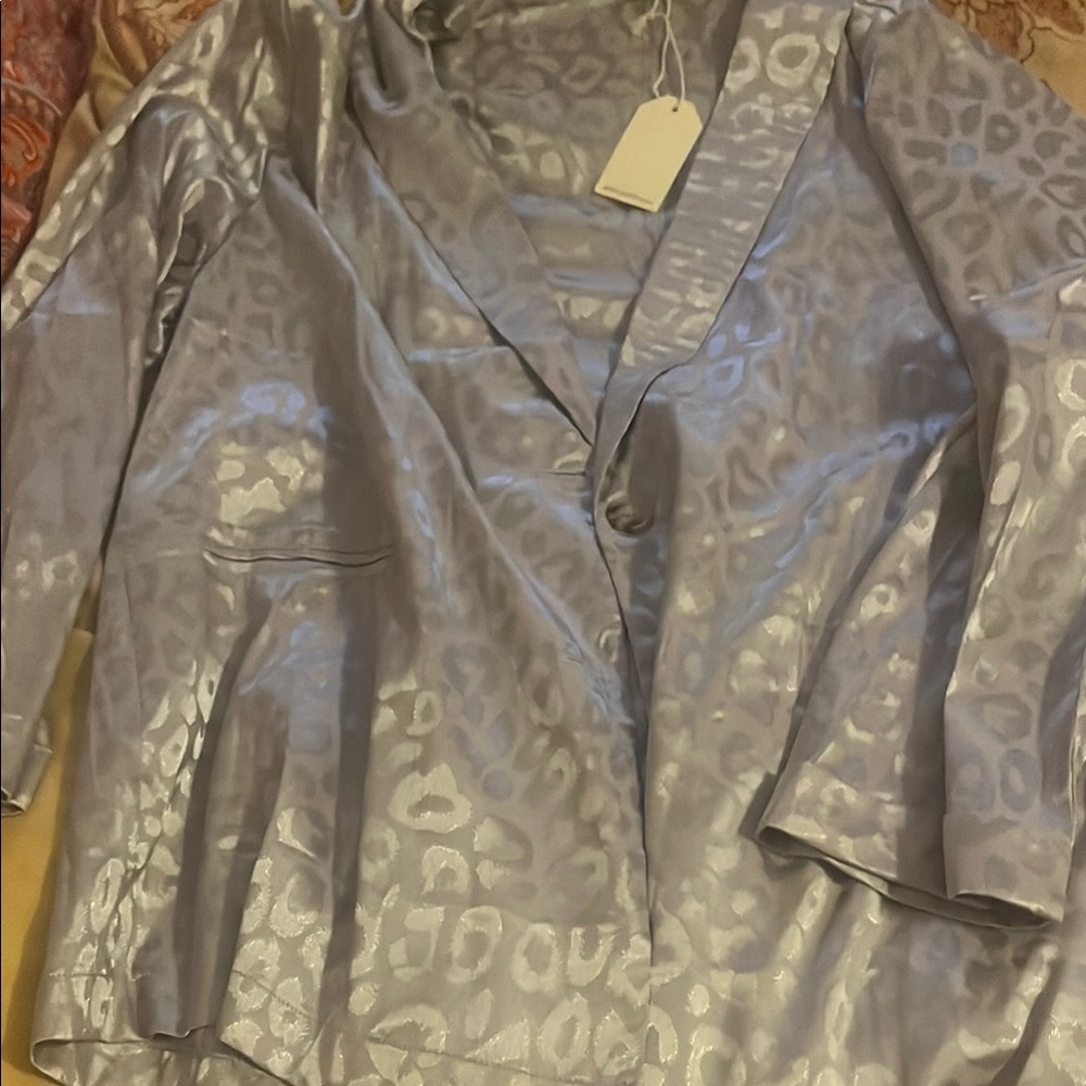 Elegant Gray Leopard Print Women's blazer